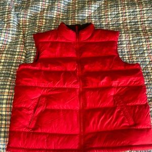 Old Navy men’s Red XXL down vest new without tags